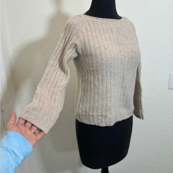 J. McLaughlin Women's Beige Sweater - Picture 2 of 4